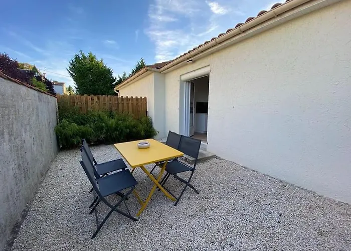 Holiday home Maisons Martigny B - Proche Futuroscope Et Aquascope